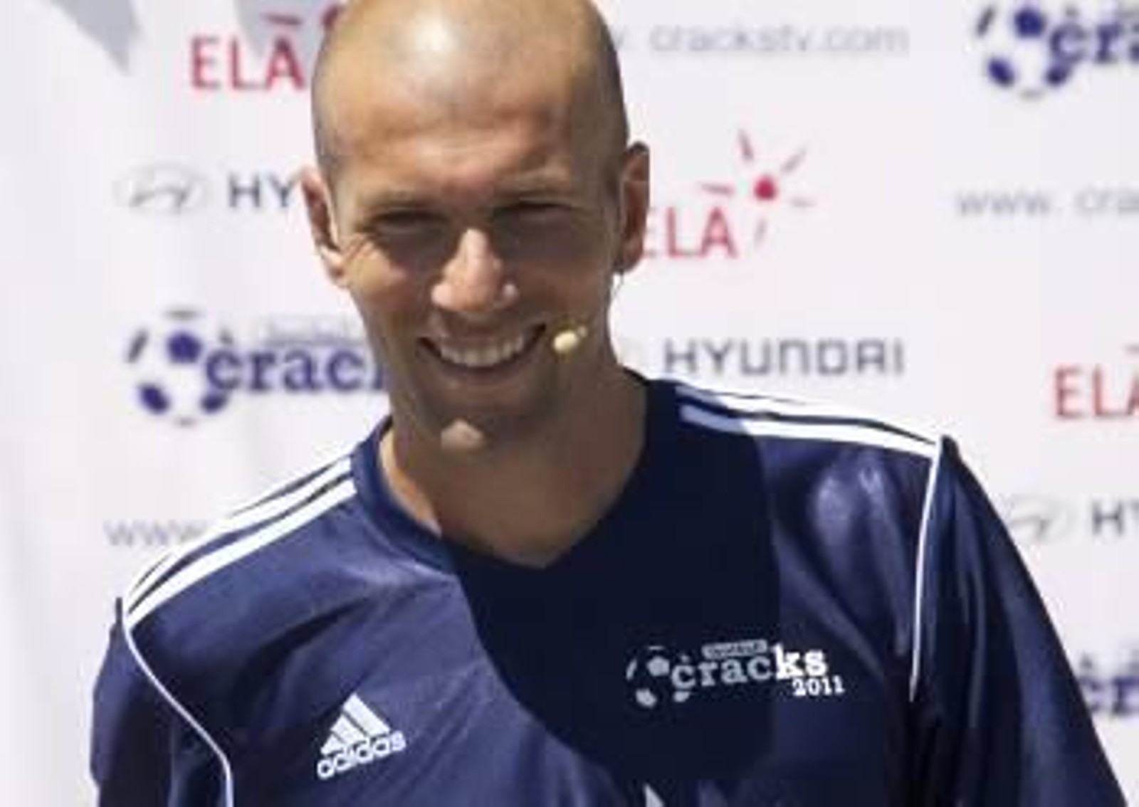 Zinedine Zidane, ayer antes del partido benéfico a favor de la lucha contra la leucodistrofia.? (Foto: )
