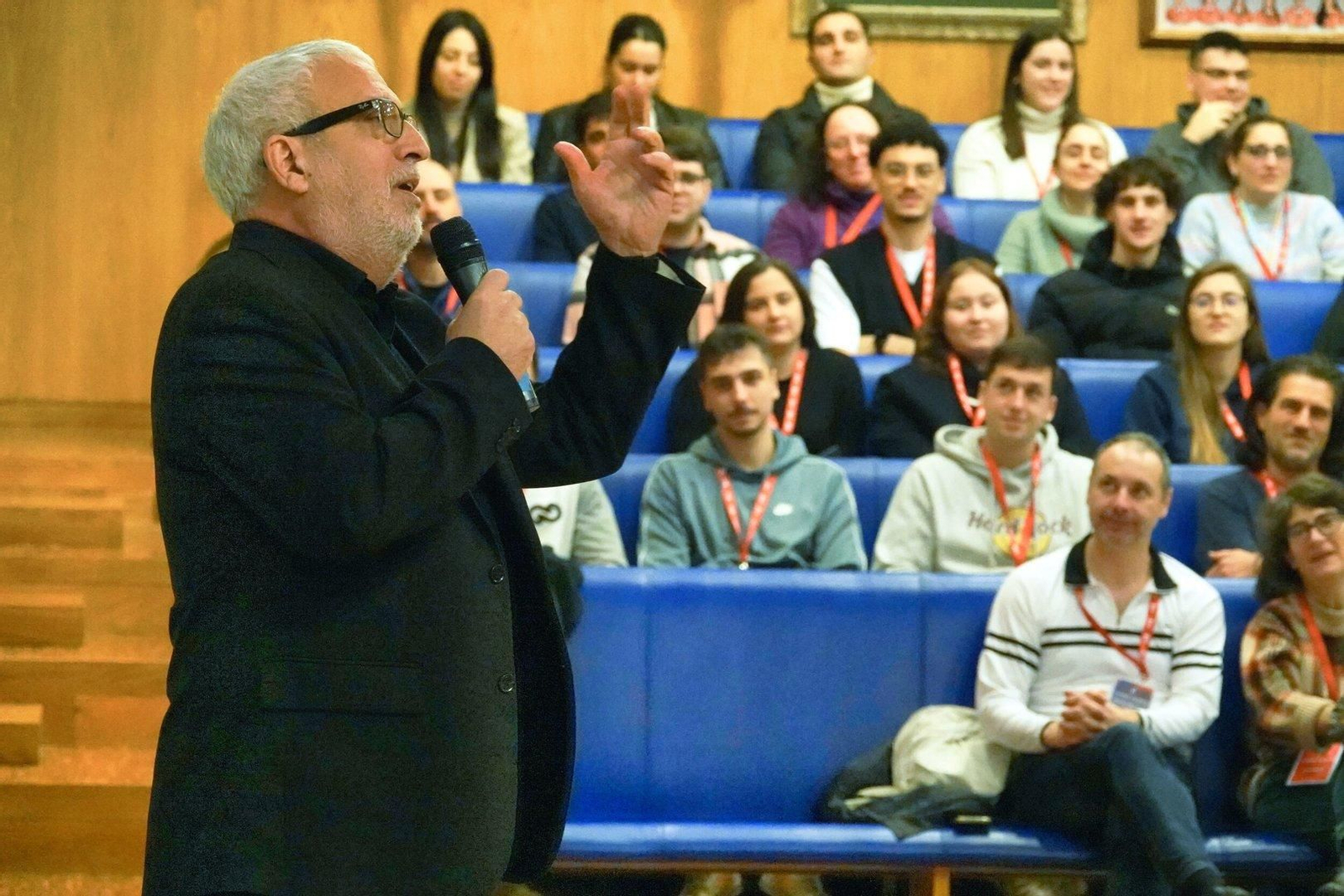 Leo Harlem en la feria empresarial en la facultad de económicas de la UVigo.