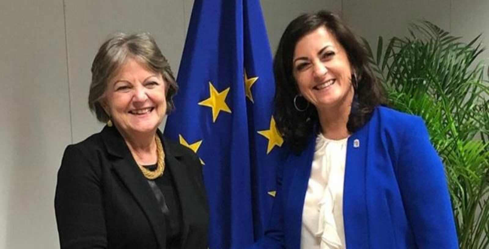 La presidenta del Gobierno de La Rioja, Concha Andreu, con la comisaria de Cohesión y Reformas de la Comisión Europea, Elisa Ferreira