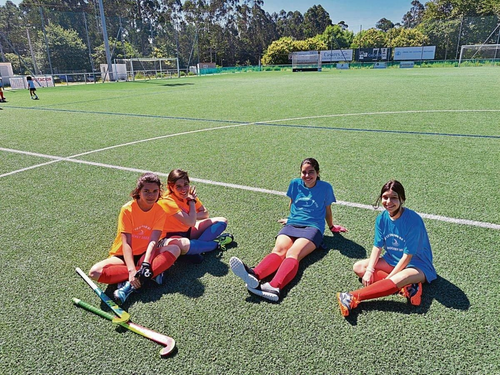 El campo de Carballal vivirá una jornada de hóckey sobre hierba para todas las edades.