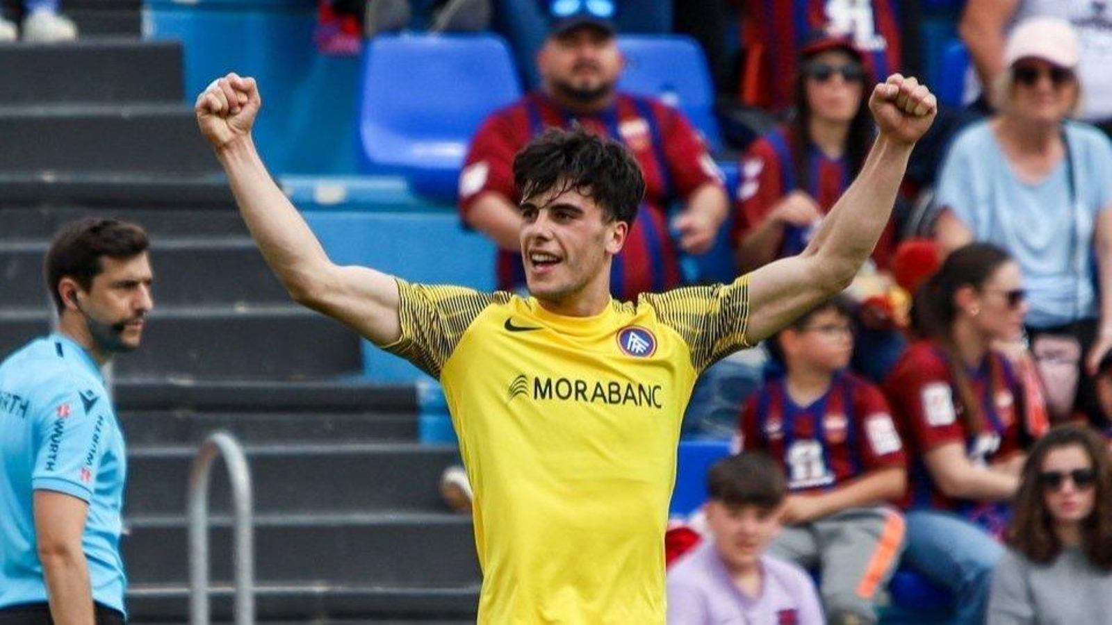 Julen Lobete celebra el gol marcado el pasado sábado ante el Eldense, el tercero de la temporada.