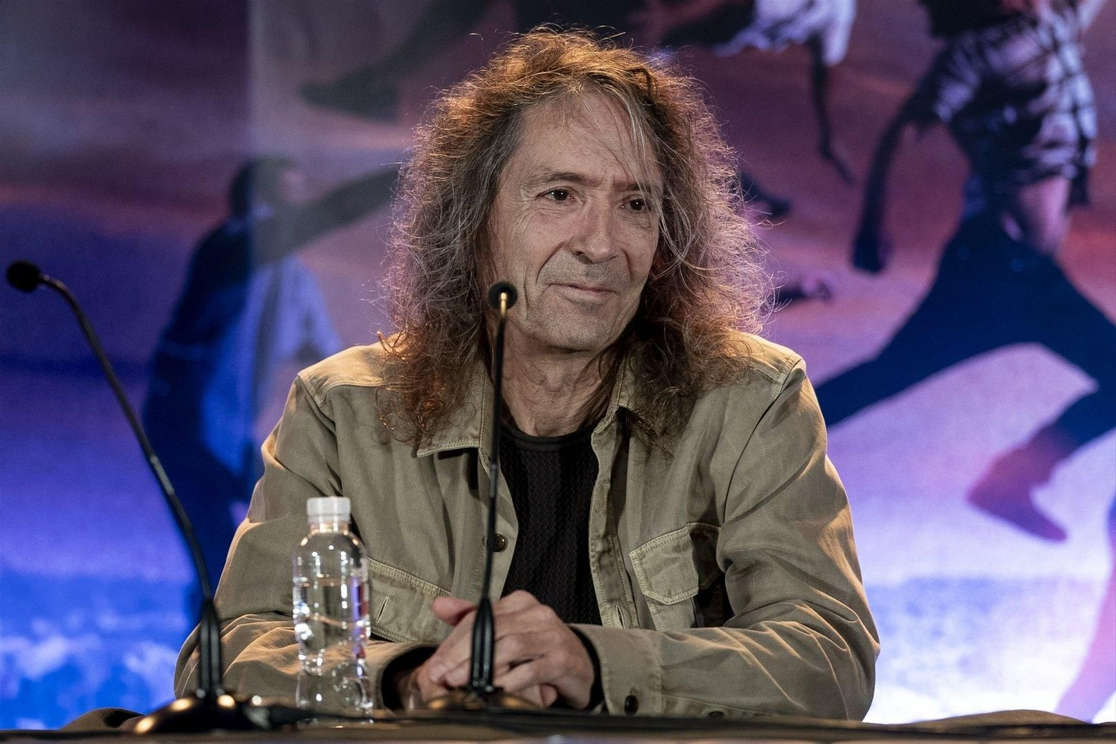 El cantante Robe Iniesta durante una rueda de prensa por el lanzamiento de su nuevo disco. // Europa Press