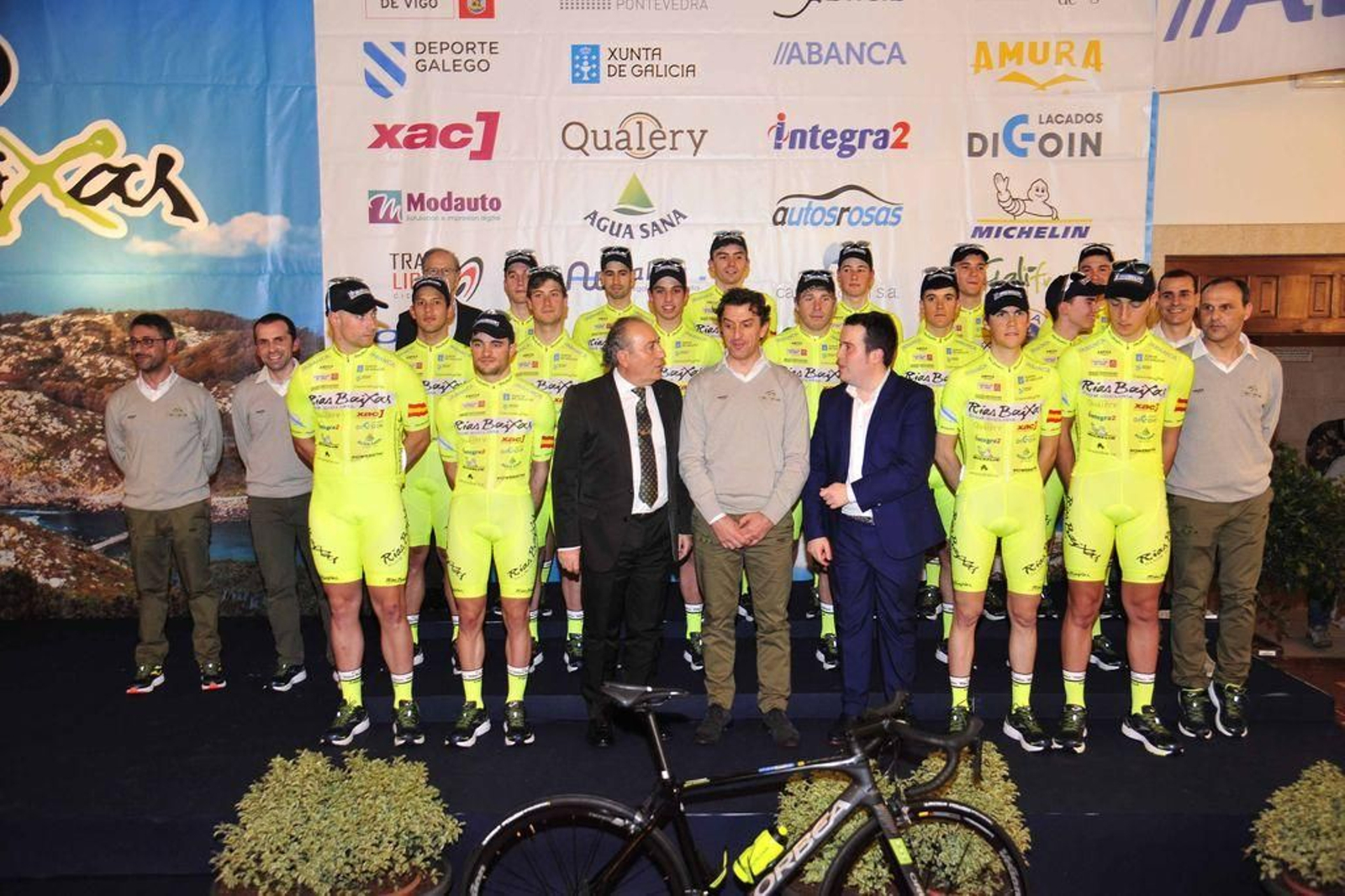 El equipo flúor se presentó la pasada semana en el Parador de Baiona.