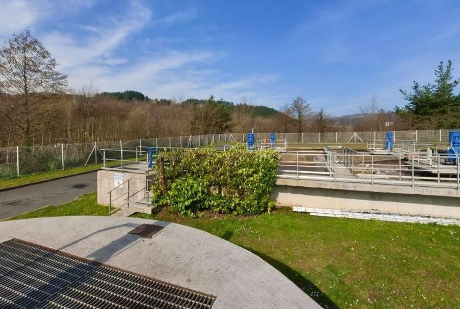 Una estación depuradora de aguas residuales (EDAR)