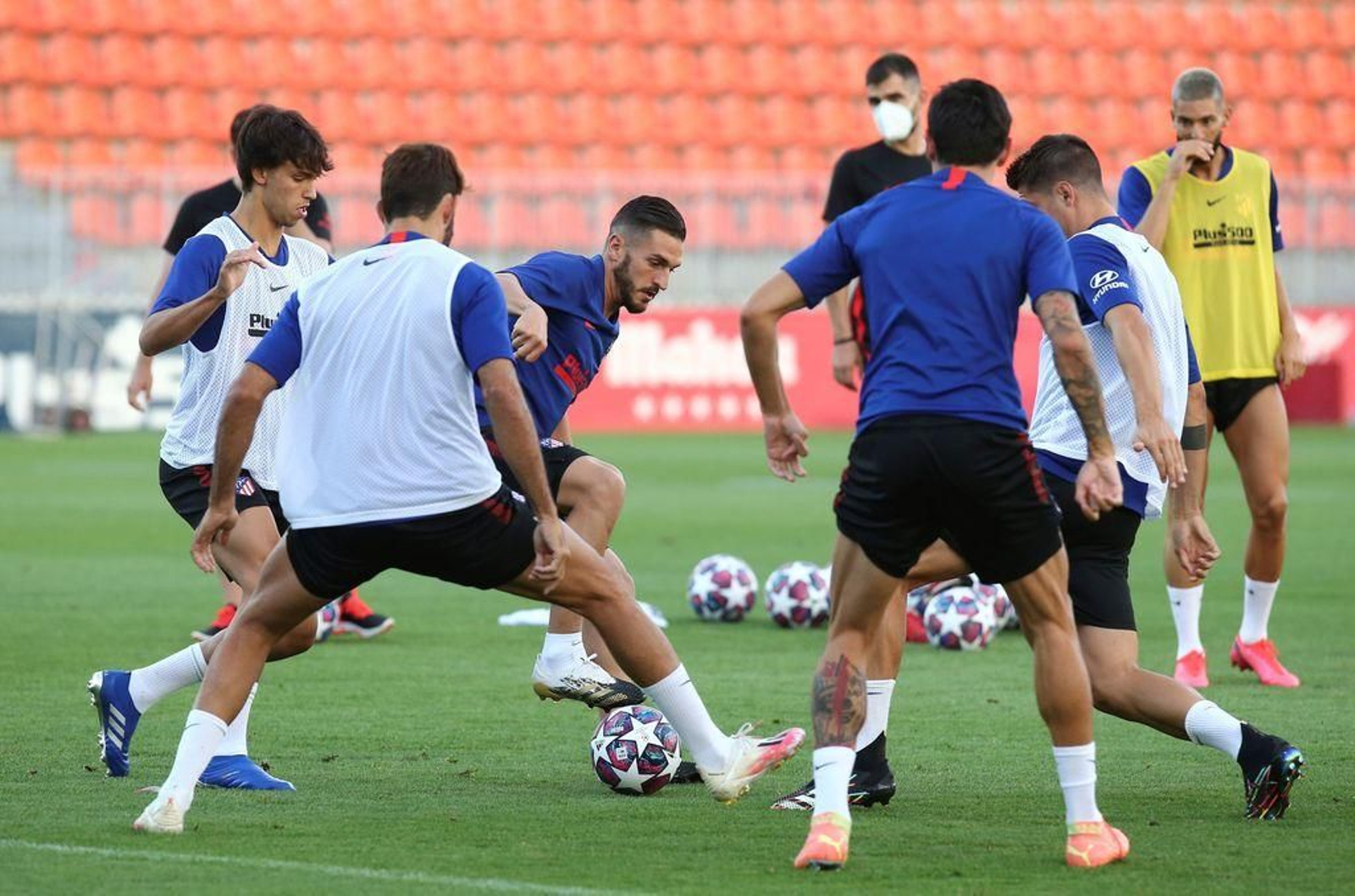 El Atlético entrenó ayer en Majadahonda y hoy viajará a Lisboa.