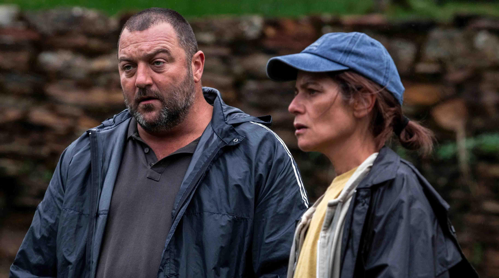 Fotograma cedido por el Festival de Cine de Miami donde aparece el actor Denis Ménochet como Antoine Denis y la actriz Marina Foïs como Olga Denis, durante una escena de la película española "As Bestas" (Las bestias). EFE/Miami Film Festival