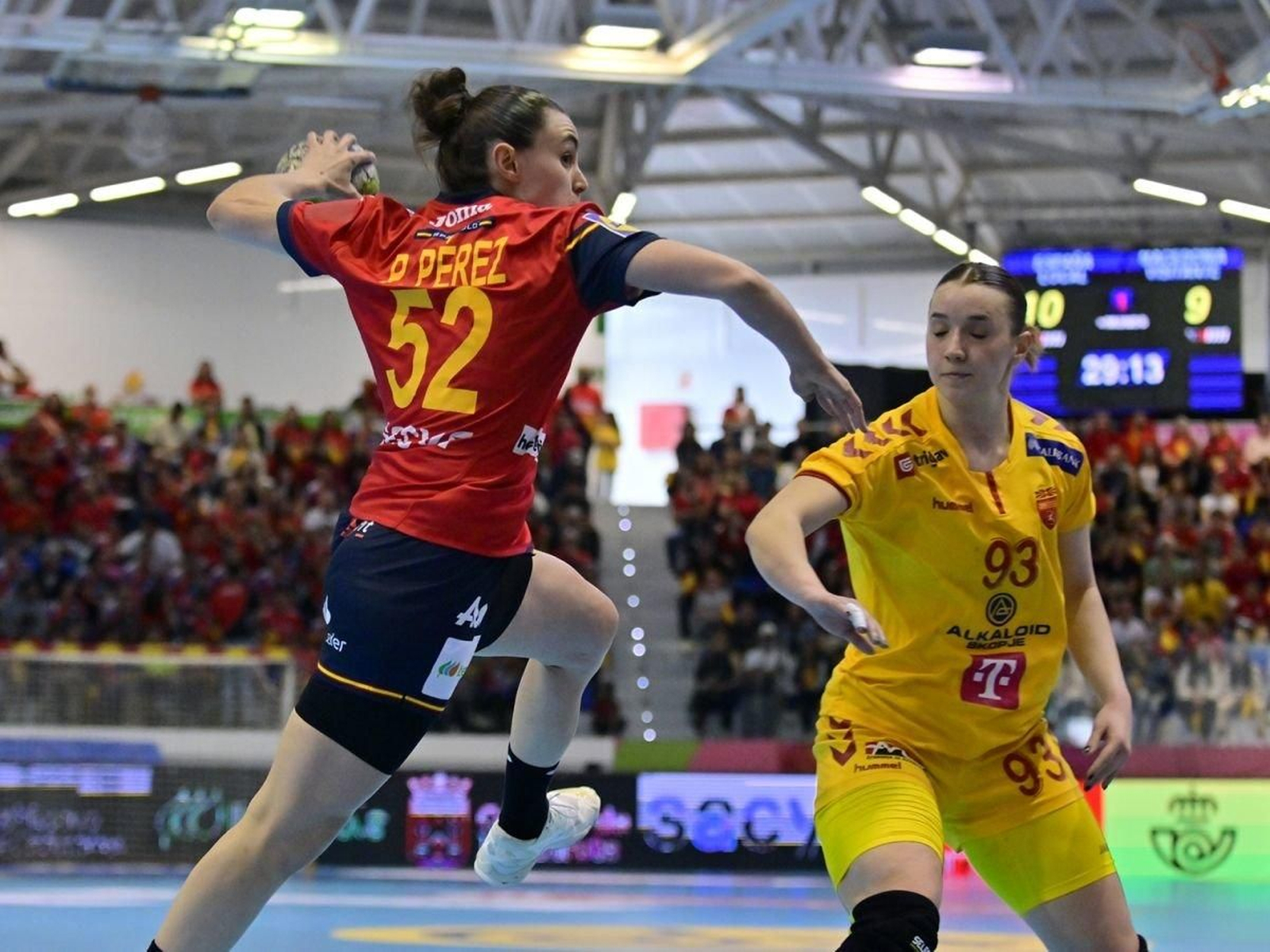 Paulina Pérez Buforn, del Porriño, en el partido de ayer en Vilna.