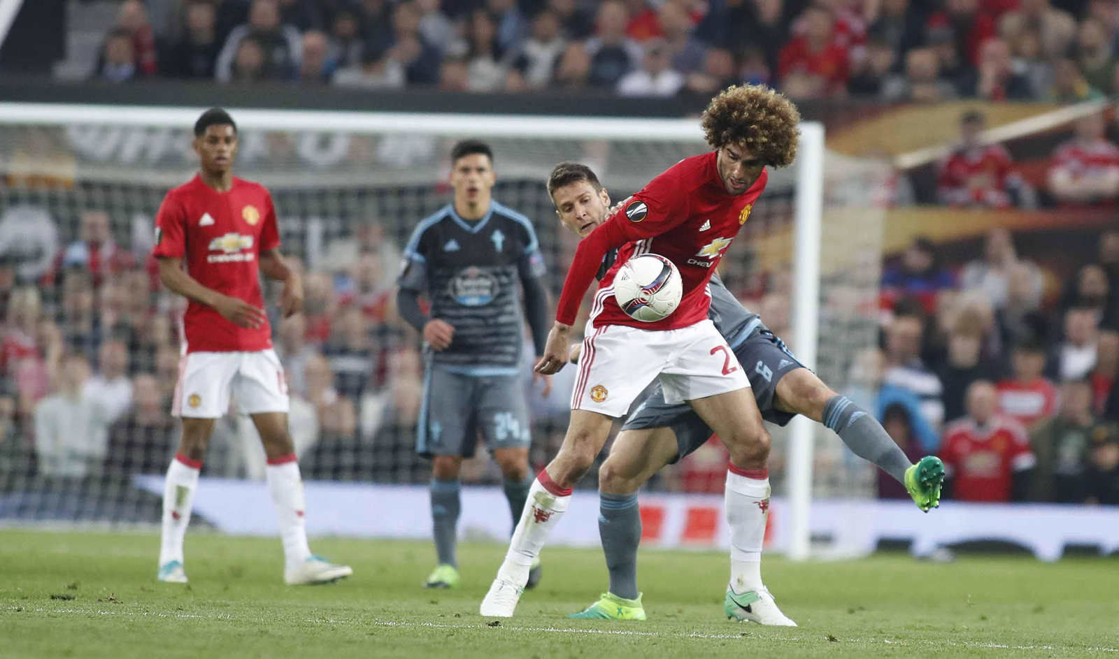 Las mejores imágenes del partido de vuelta entre Manchester United y Celta (1-1). // J.V. Landín