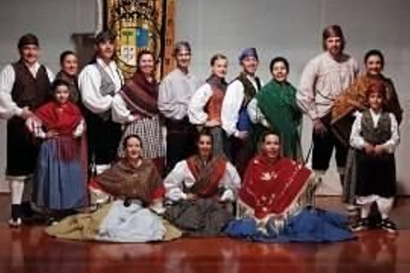 Foto de archivo del grupo folclórico de la Casa.