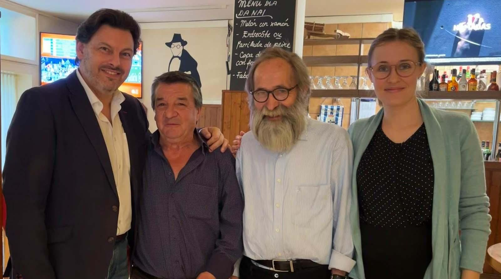 Imagen de la visita del secretario xeral da Emigración a la Sociedade Galega Sementeira