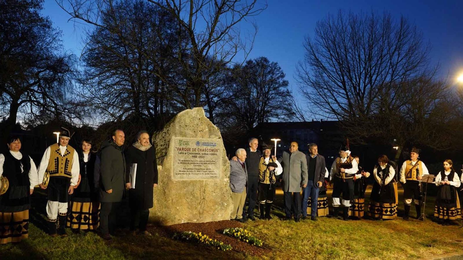 Inauguración del Parque de Chascomús, con autoridades locales y de Chascomús, representantes del Centro Lalín y el Embajador de Argentina en España, Ricardo Alfonsín