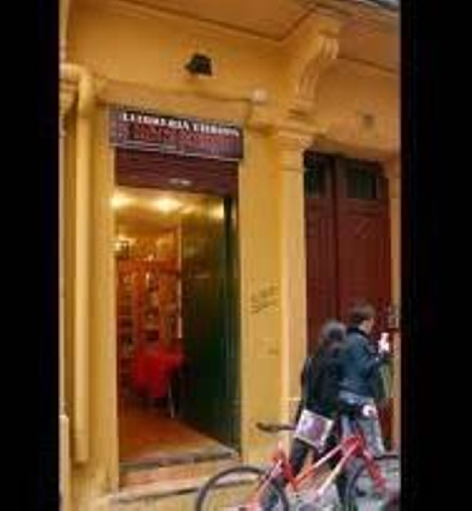 Entrada de la libería.