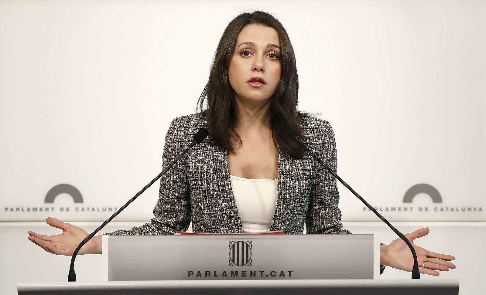 La líder de Ciudadanos en Cataluña, Inés Arrimadas, durante la rueda de prensa en el Parlament.
