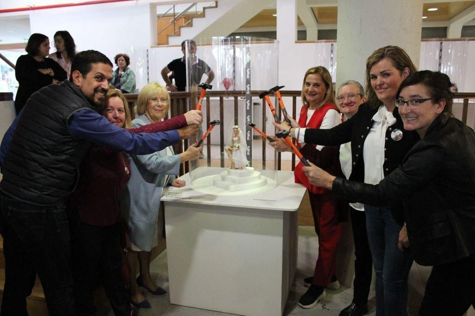 En la inauguración Carmela Silva y Digna Rivas también interacturaron con las barbies.