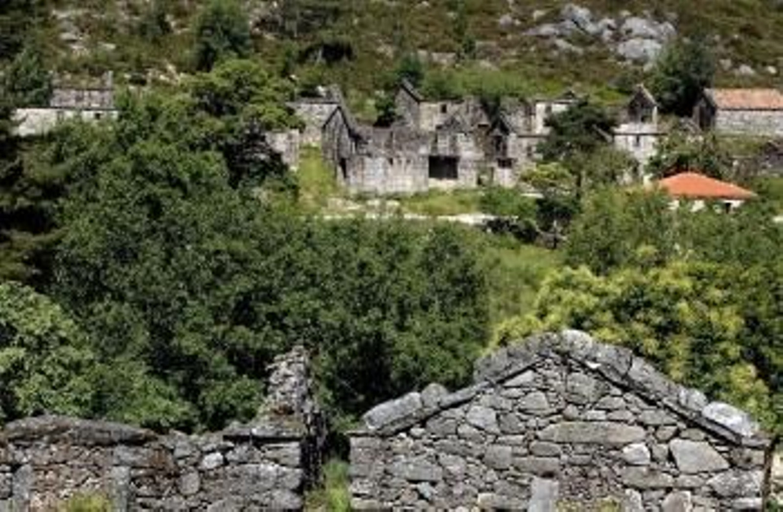 Pueblo de Salgueiros dentro del Parque Natural.