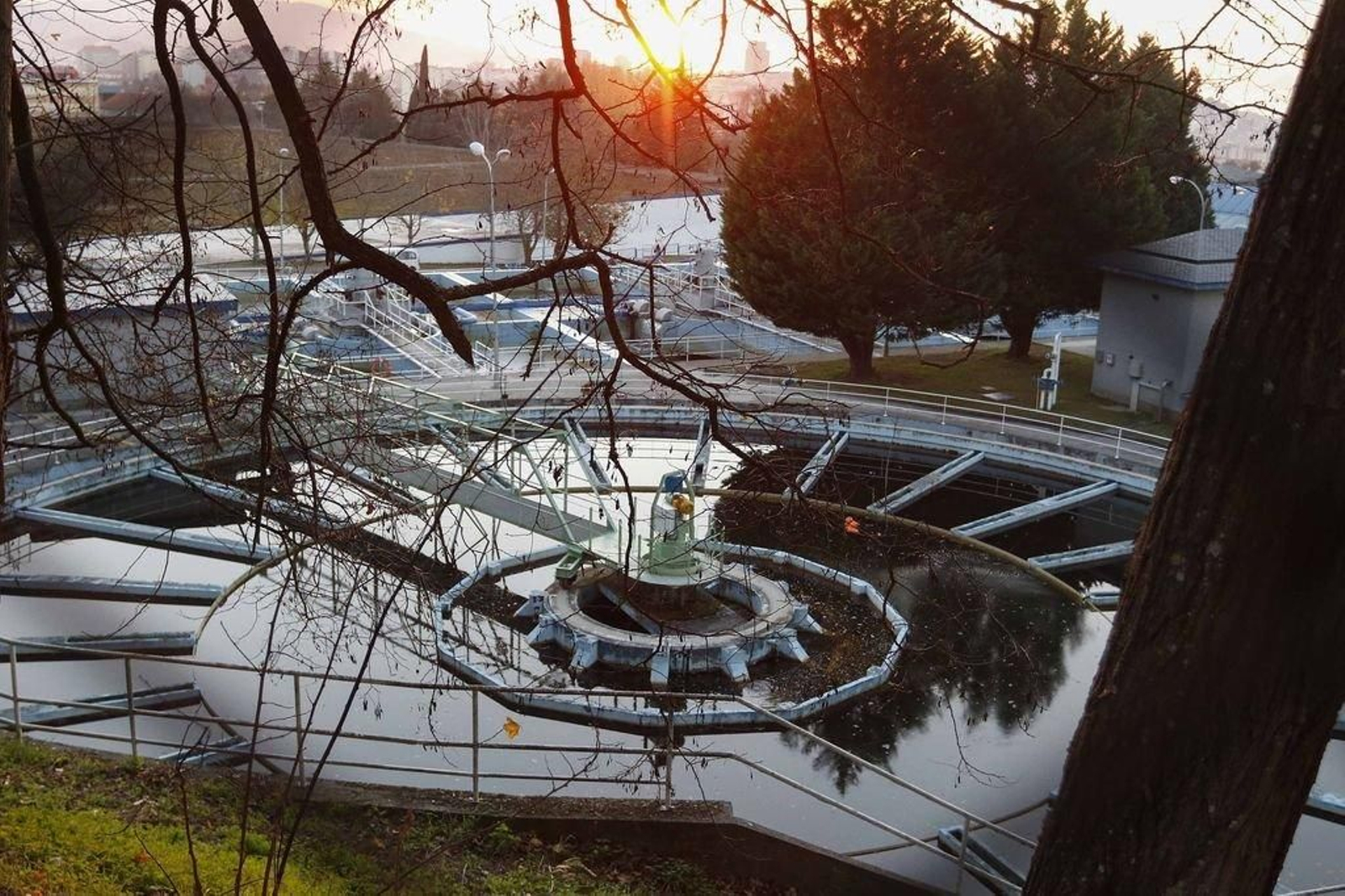 Caballero aseguró que no habrá nuevas prórrogas en la concesión de los servicios de abastecimiento y saneamiento del agua en Vigo.