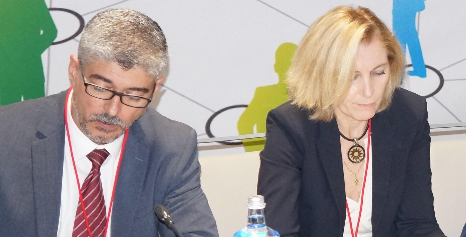 Marina del Corral e Ildefonso de la Campa durante la celebración del último Pleno del CGCEE