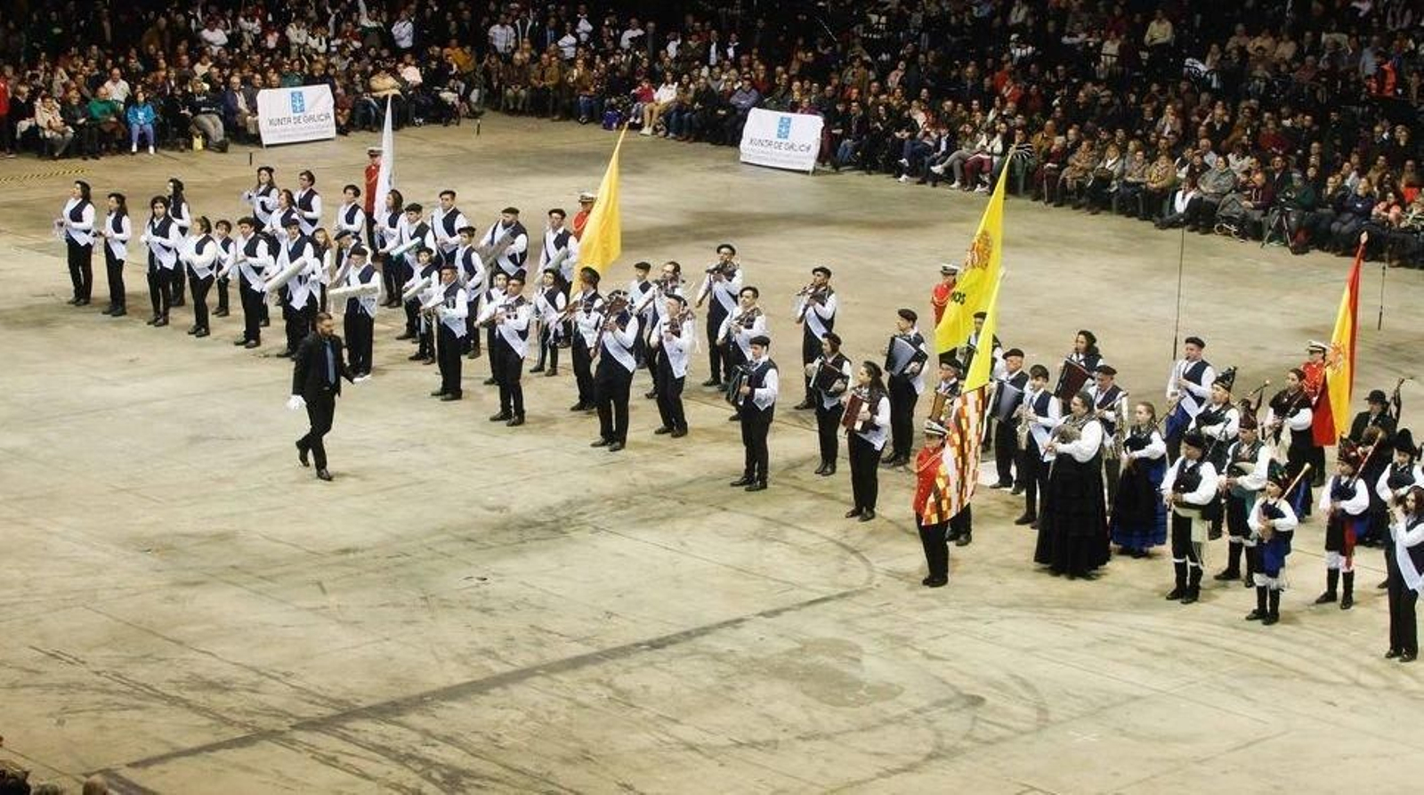 Un momento del Concurso de Rondallas da Xunta, que este año consiguió reunir a un total de 14 formaciones del sur de la provincia.