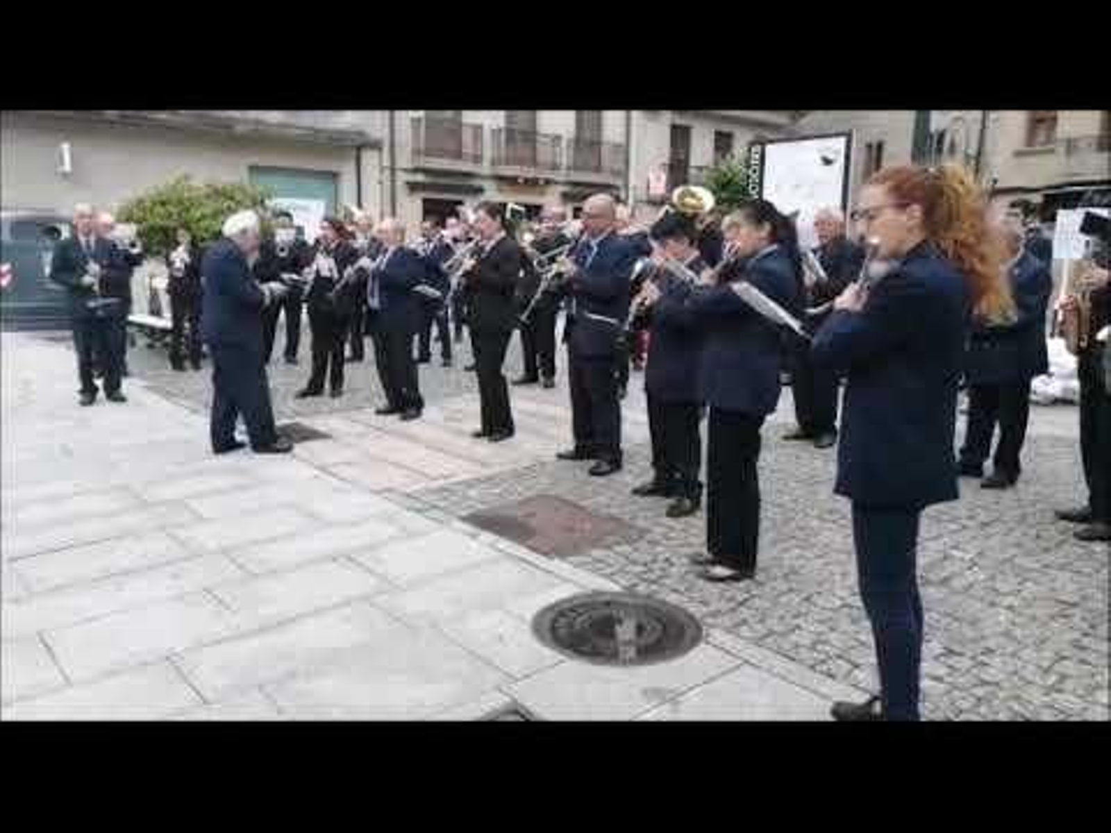 Las bandas ponen el ritmo en el día grande de la Festa da Coca