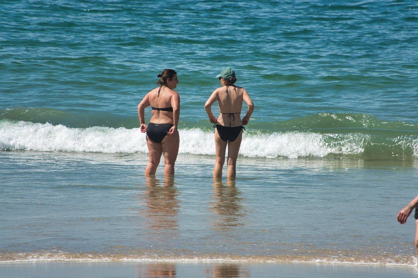 Mujeres bañándose en Samil.
