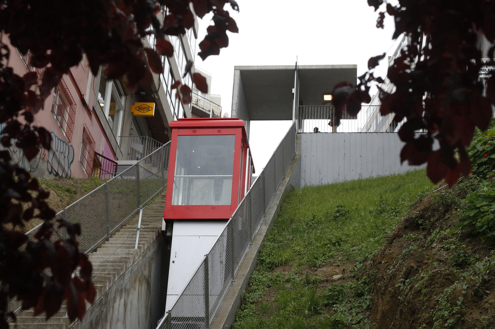 El ascensor Menéndez Pelayo comenzó a funcionar en octubre de  2015.