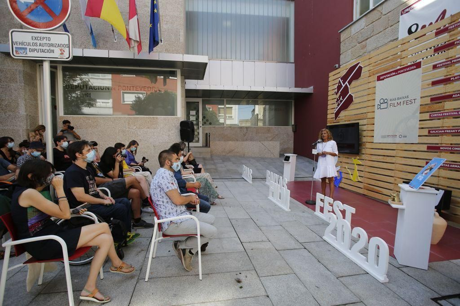 Carmela Siliva, presidenta de la Diputación, presentó la marca Rías Baixas Film Fest con los representantes de los nueve festivales implicados.