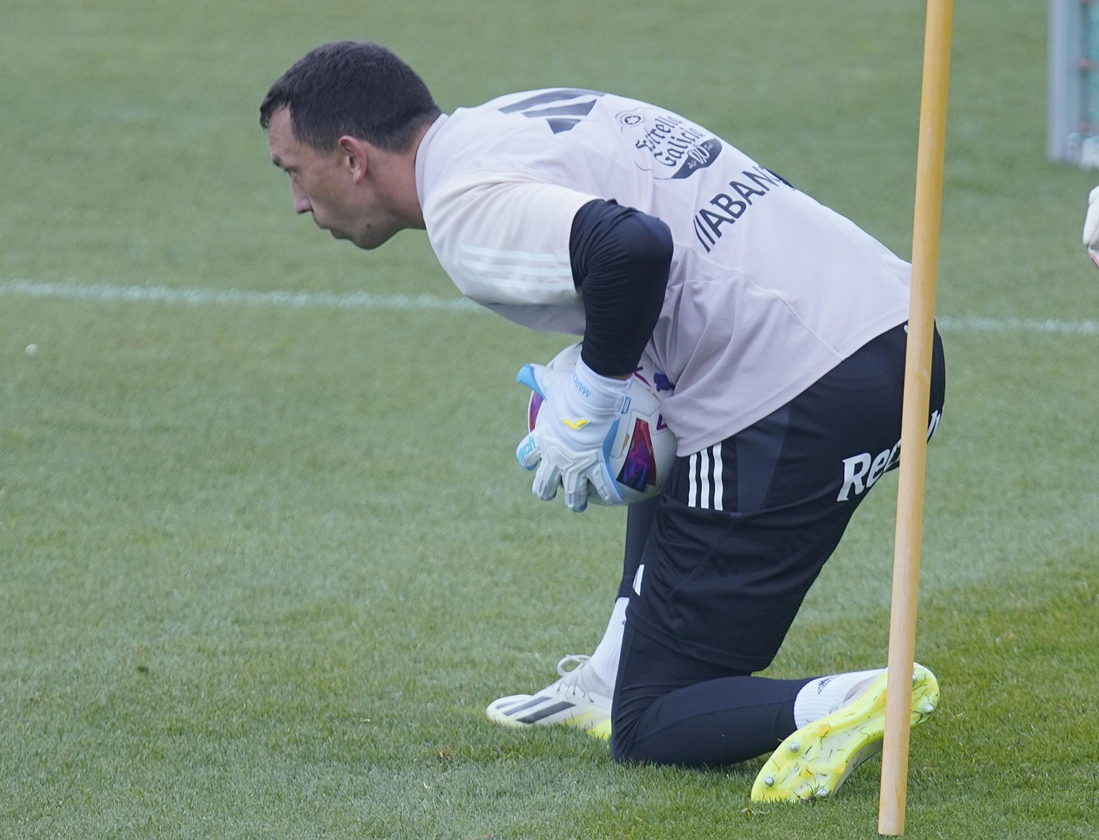 Agustín Marchesín en el entrenamiento del Celta en Mos.