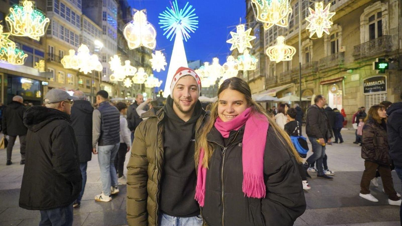 "Ya estuvimos el año pasado y nos acercamos hoy a ver las luces, venir aquí a pasar un día especial"