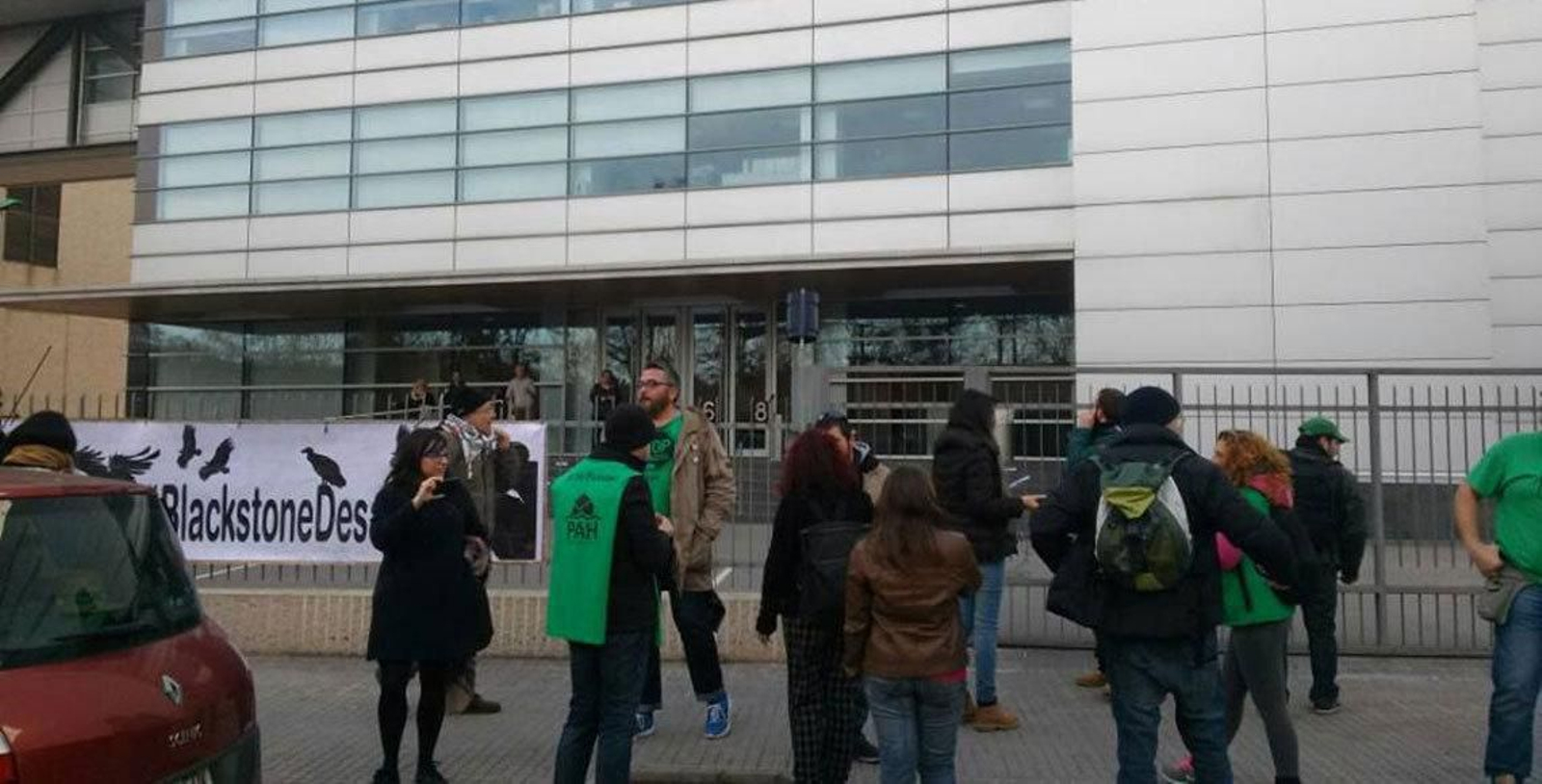 Protesta organizada por Marea Granate en San Francisco contra los "fondos buitre".