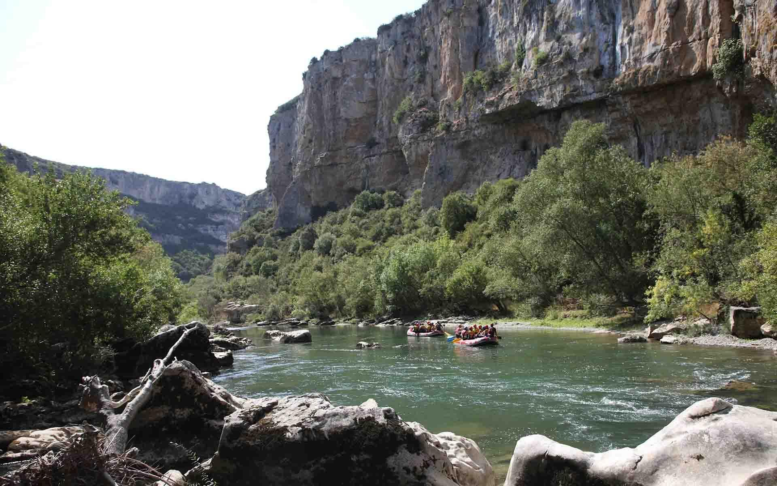 Imagen del descenso en balsas neumáticas por la Foz de Lumbier