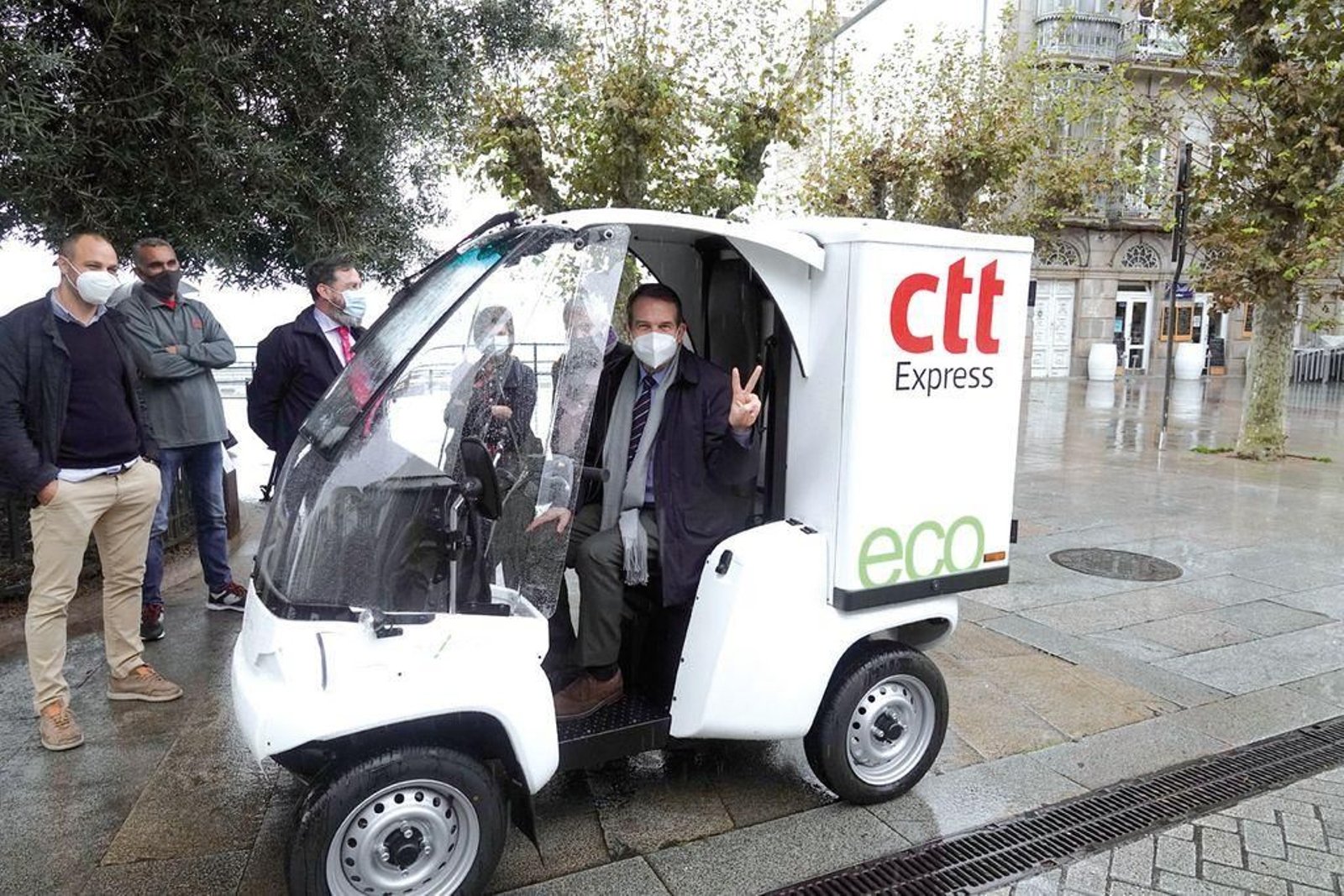 Vehículo eco de paquetería