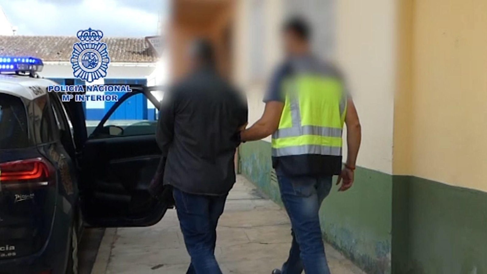 El detenido golpeó y violó a la víctima reiteradamente, obligándola a abortar en dos ocasiones