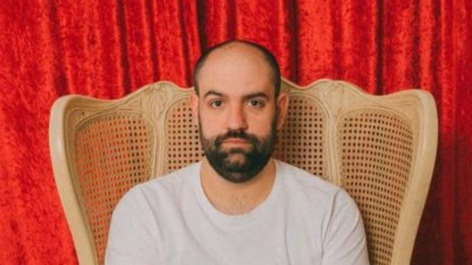 Daniel Fez, con su inseparable libreta azul, visitará Vigo.