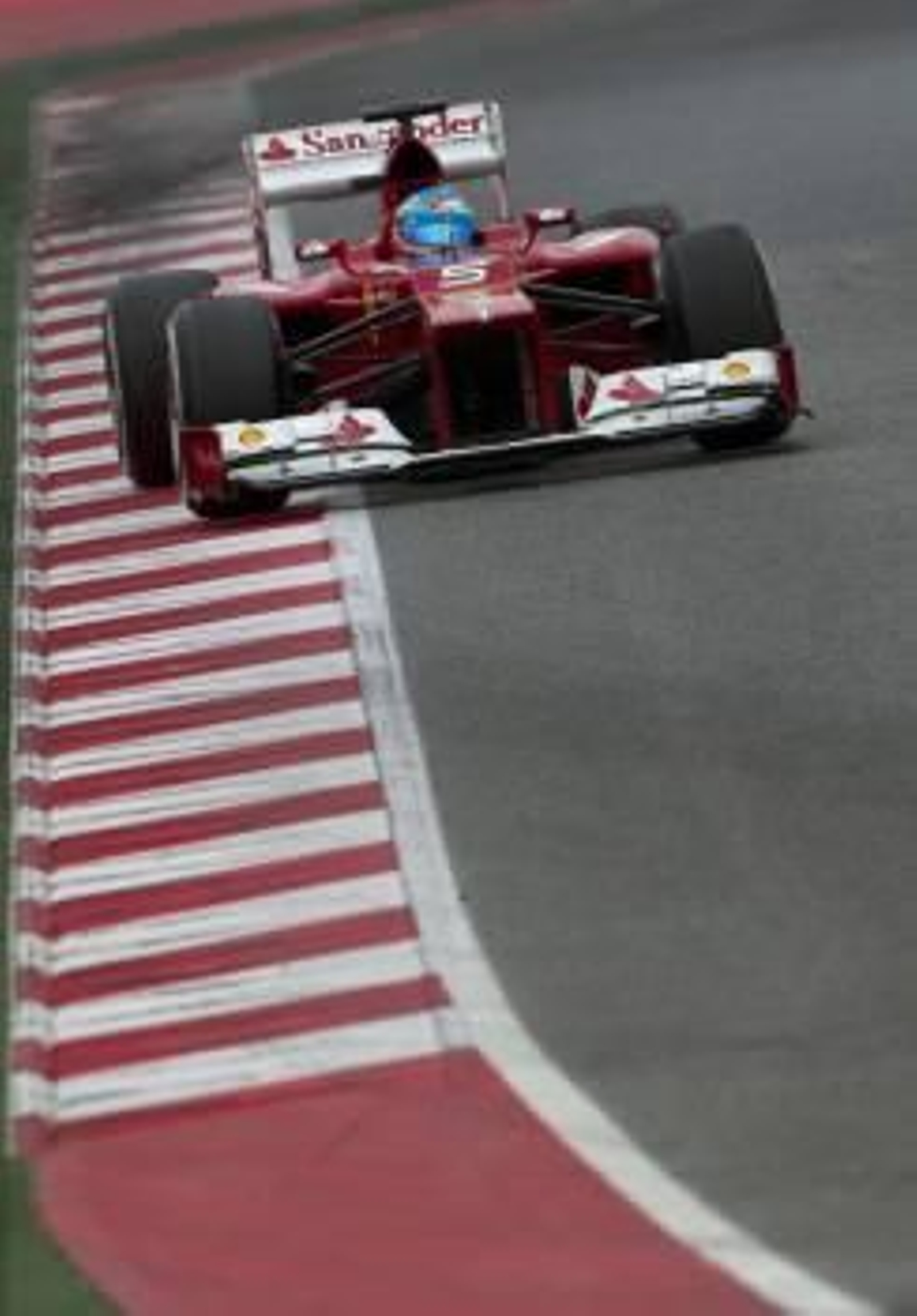 Alonso, el domingo en el circuito de Montmeló. (Foto: A. GARCÍA)