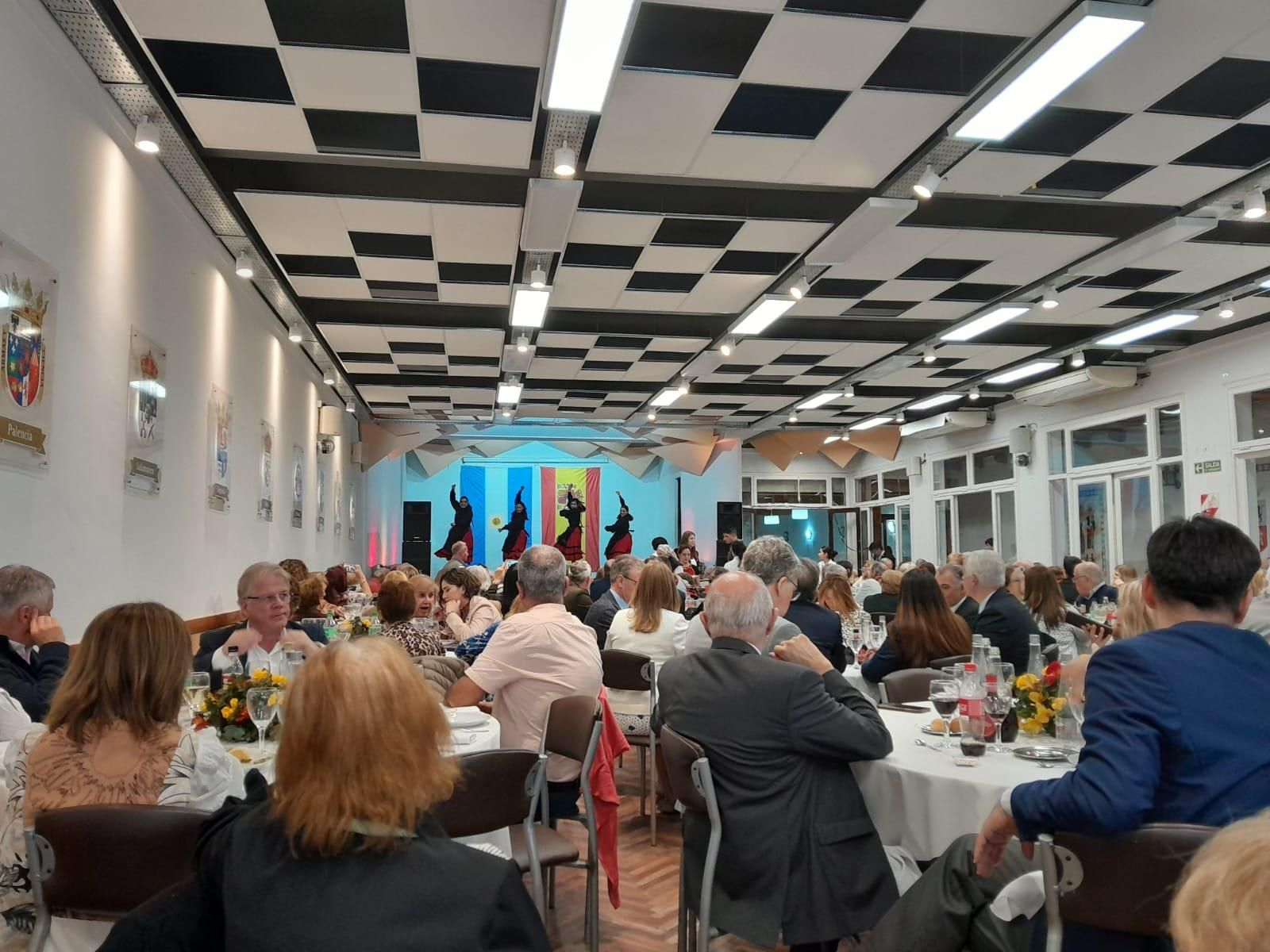 En la imagen el Centro Castilla y León de Mar del Plata celebrando la Hispanidad.