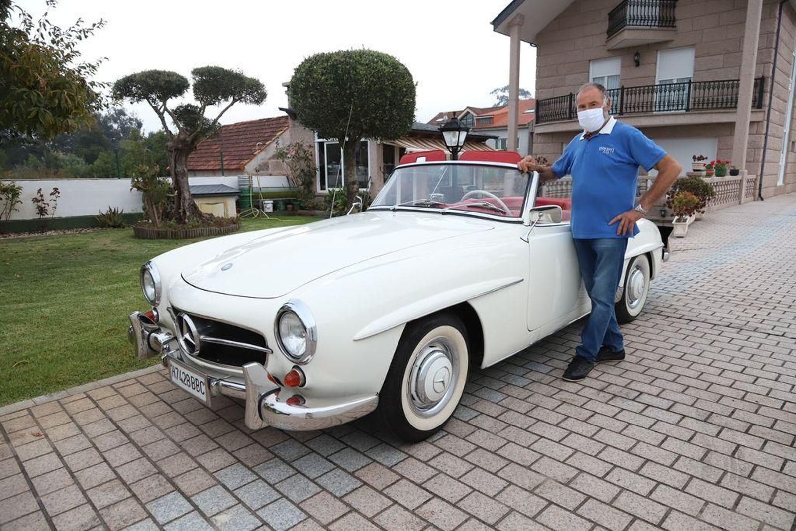 Tras su reconstrucción completa, Francisco acaba de volver a pintarlo por segunda vez desde que es su propietario, hace diez años.