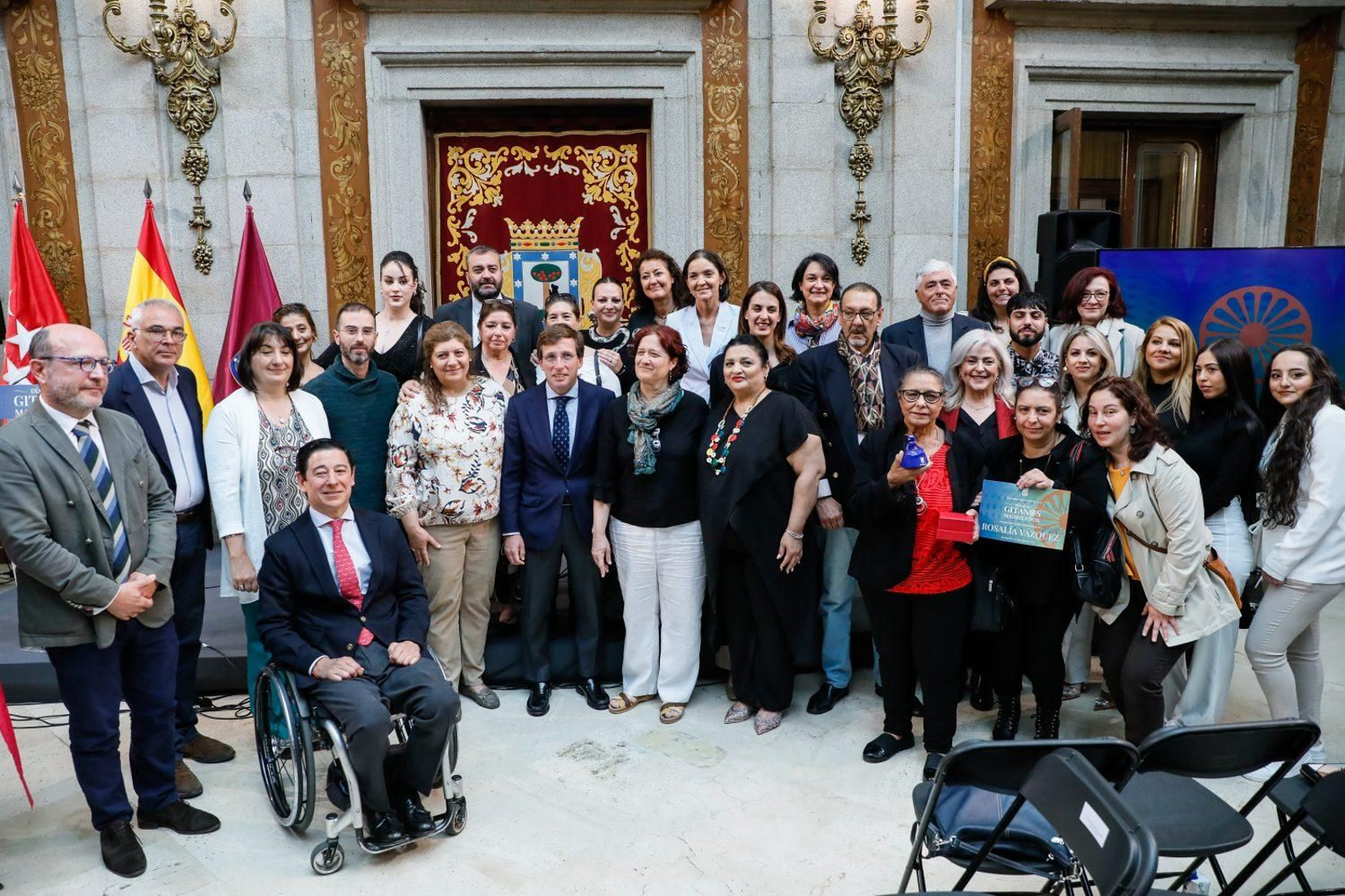 El Ayuntamiento de la capital celebra por vez  primera el Día de los Gitanos Madrileños y reconoce la aportación de la comunidad romaní
