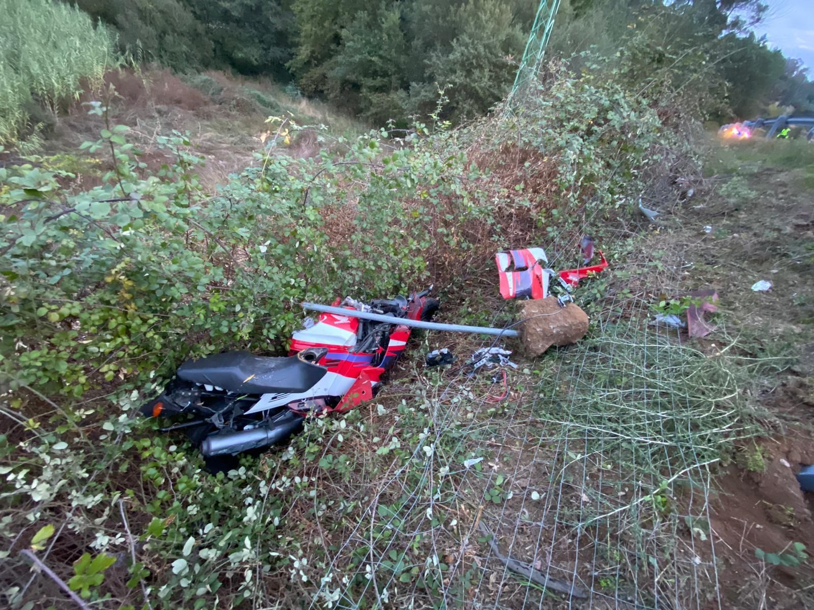 Muere un motorista  en Salvaterra de Miño // Alberte