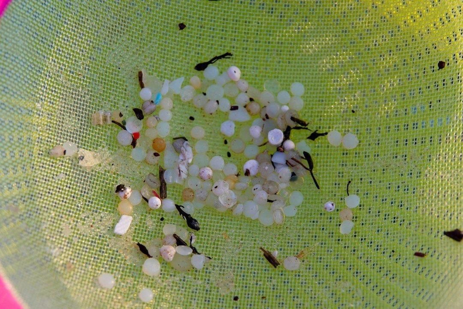 Pellets de plástico.