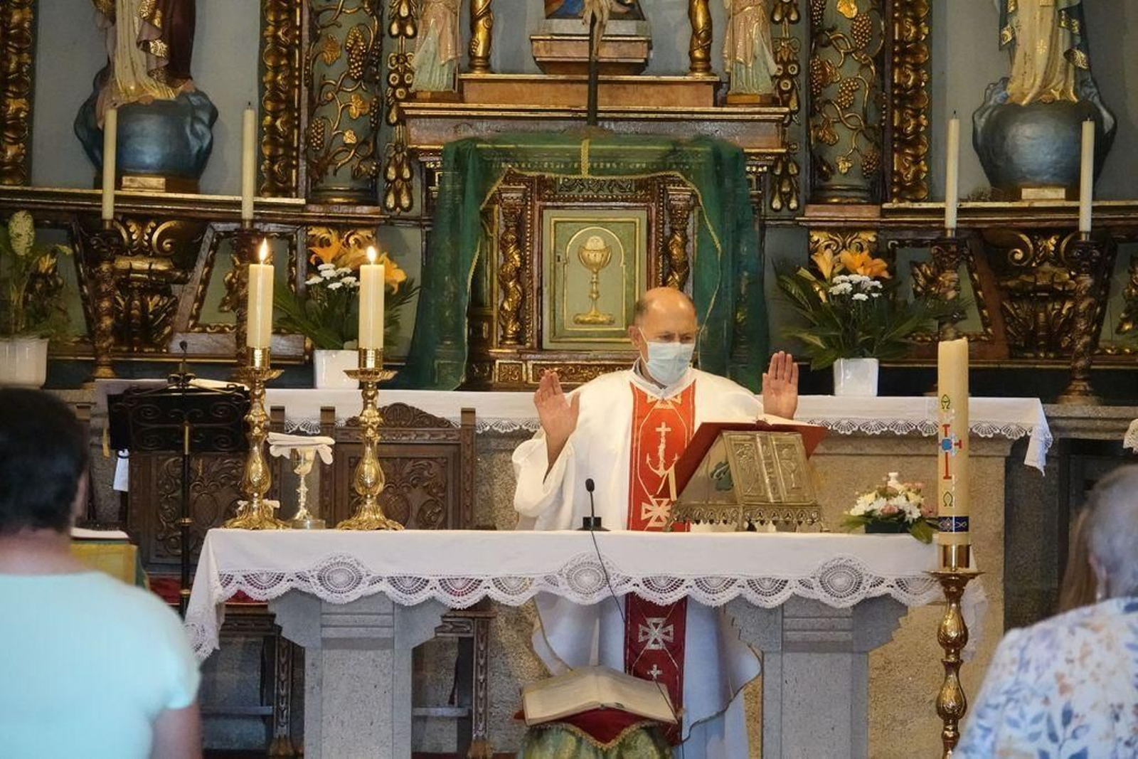 Las misas se celebraron en la iglesia de Valladares.