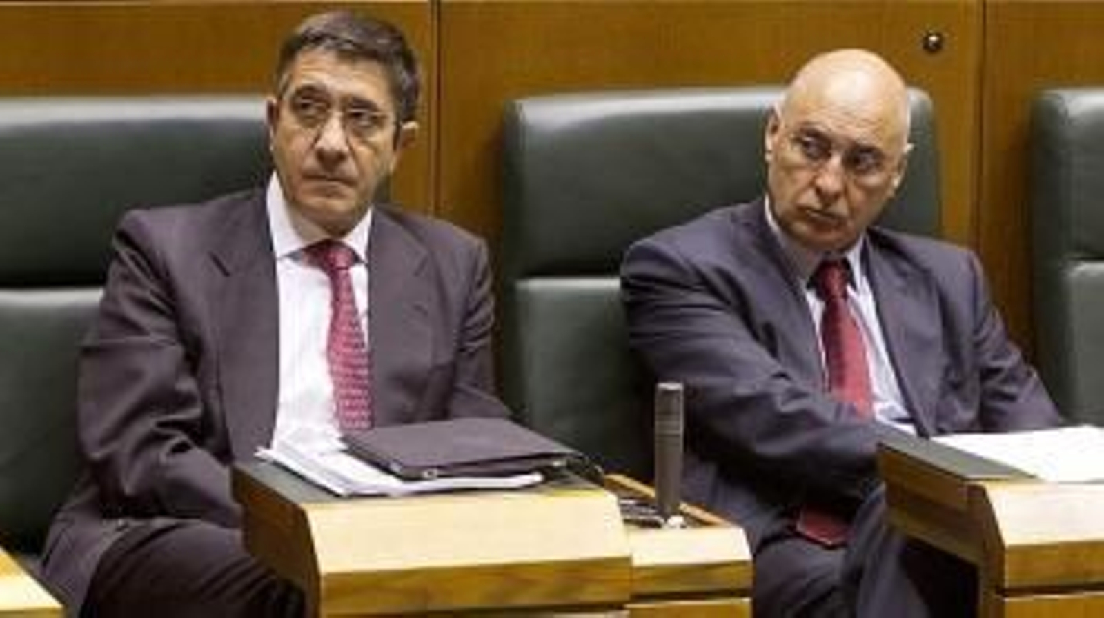 El consejero vasco de Interior, Rodolfo Ares con Pachi López (Foto: Archivo EFE)