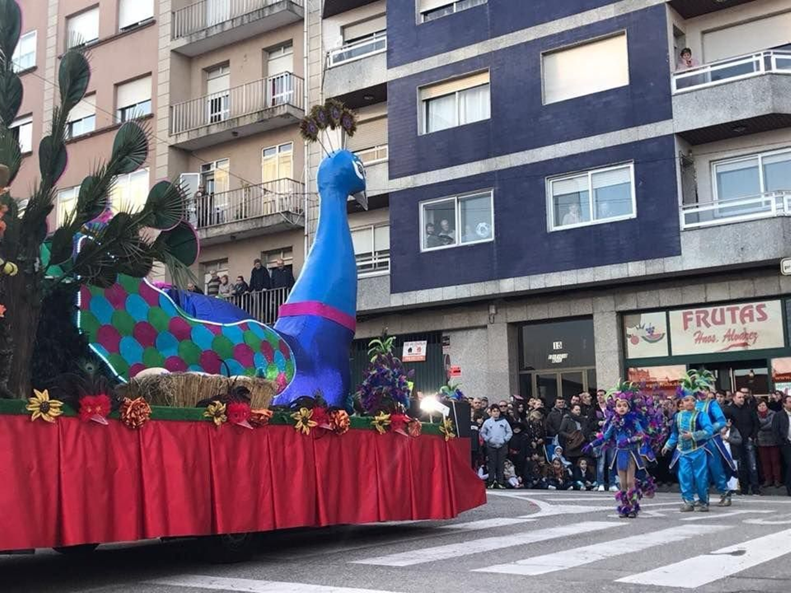 La comparsa de Pexegueiros “A maxia do pavo real” logró tres premios.
