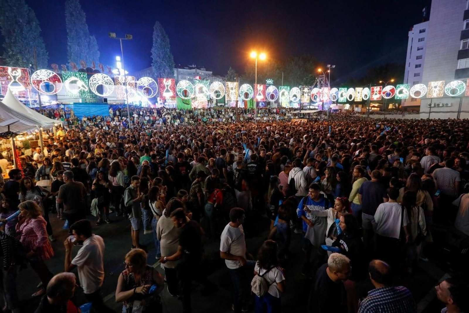 Actuación de la orquesta Panorama en las Fiestas de Coia.
