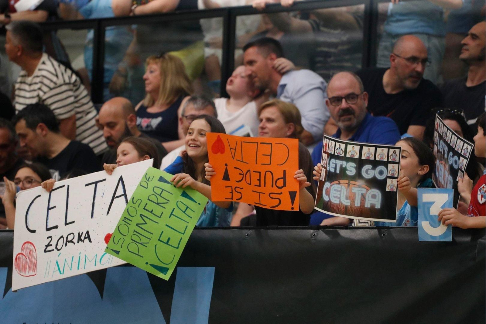 Más pancartas de animación.