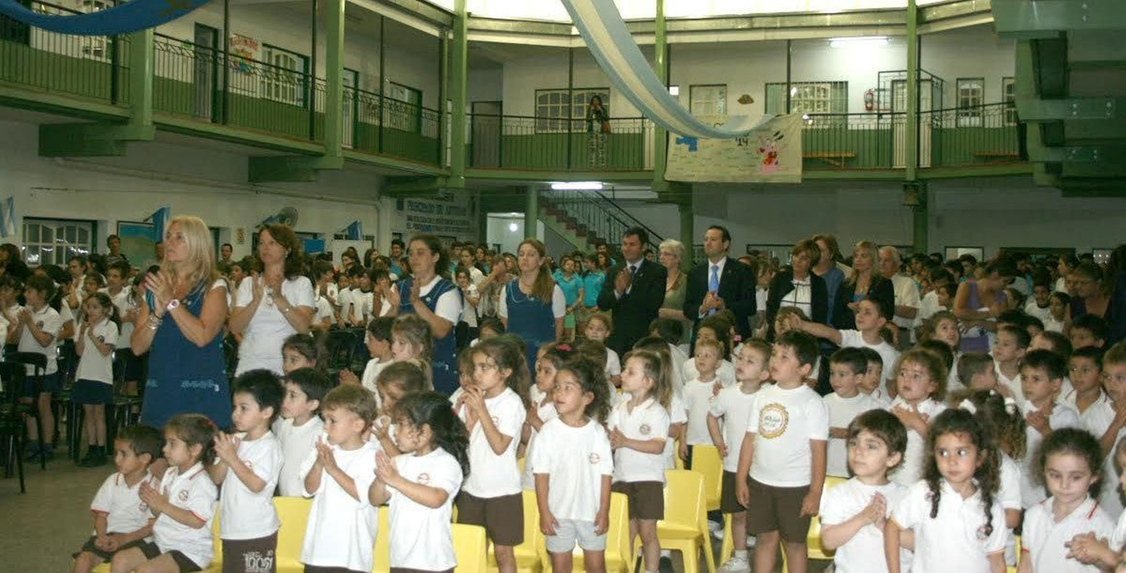 Niños en el Colegio Nuestra Señora de Covadonga de Santa Fe