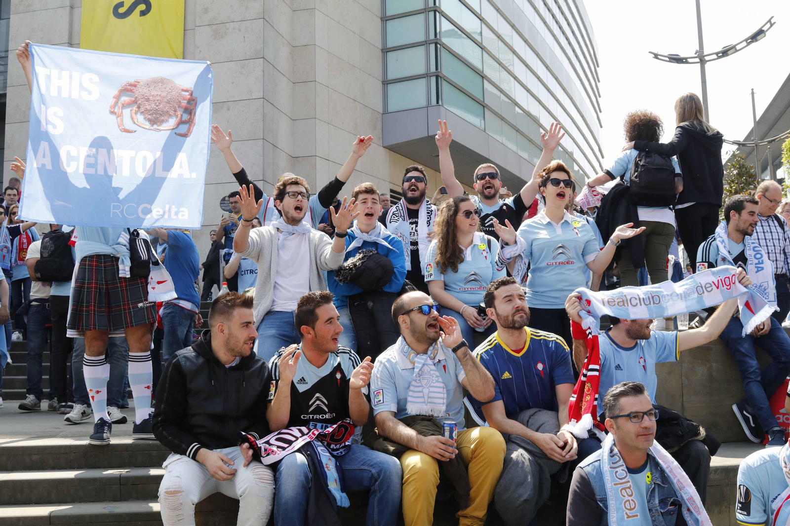 El viaje de la afición celeste a Manchester, el 11 de mayo de 2017. // J.V. Landín