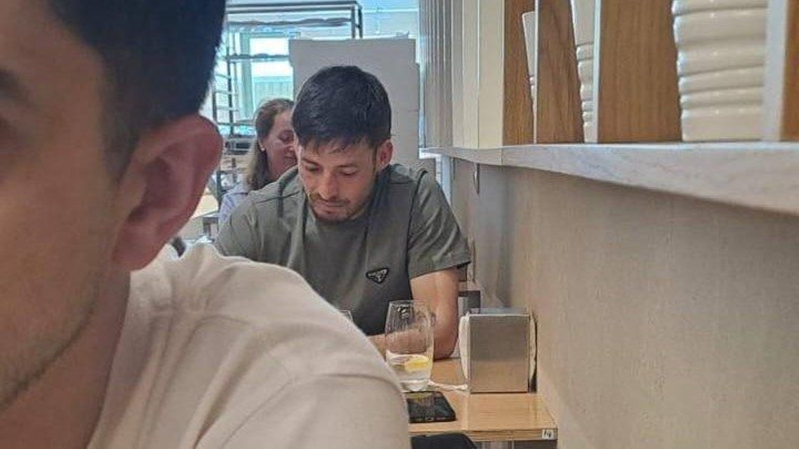 David Silva en una cafetería de Vigo.