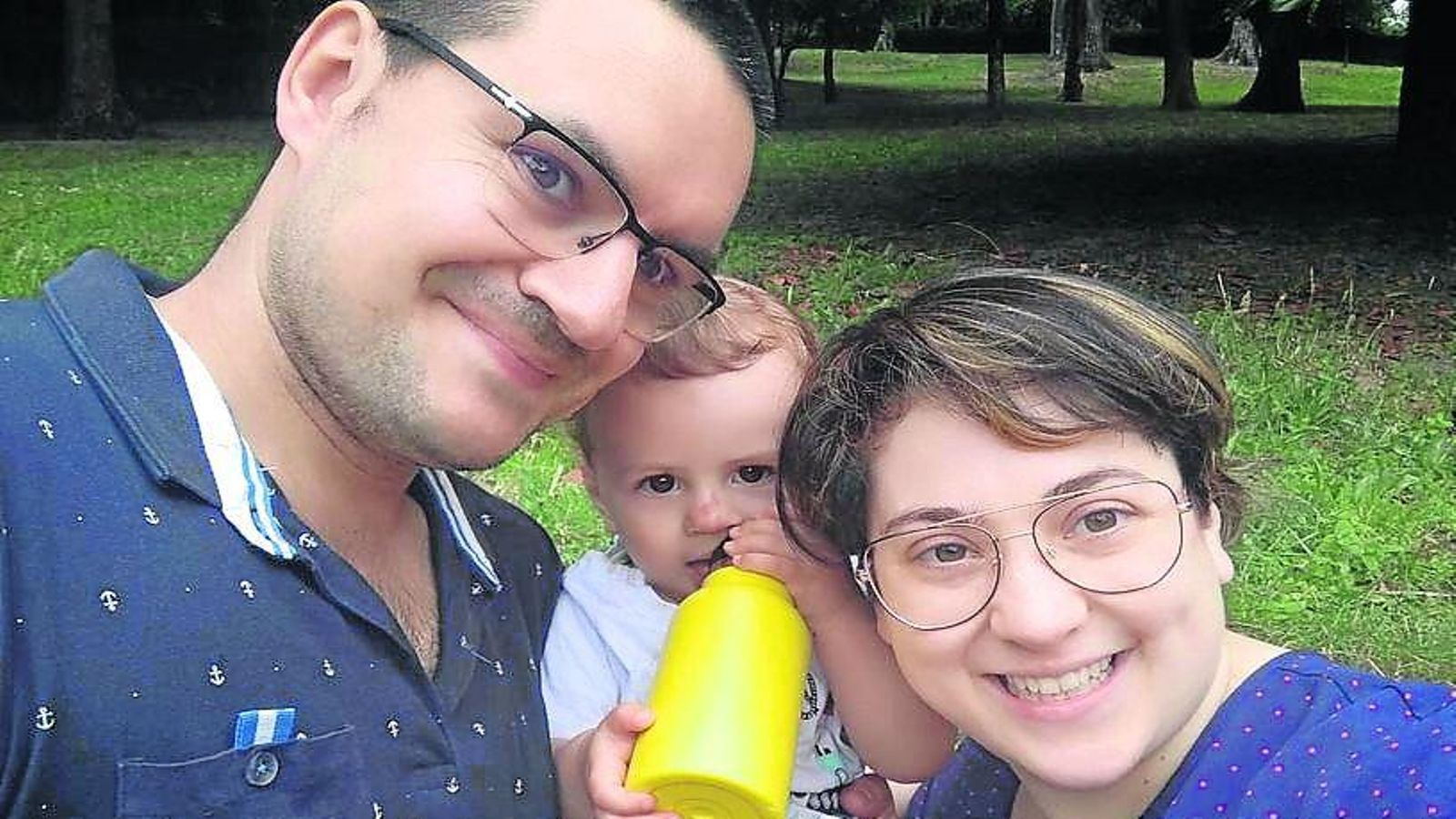 Aida junto a su familia