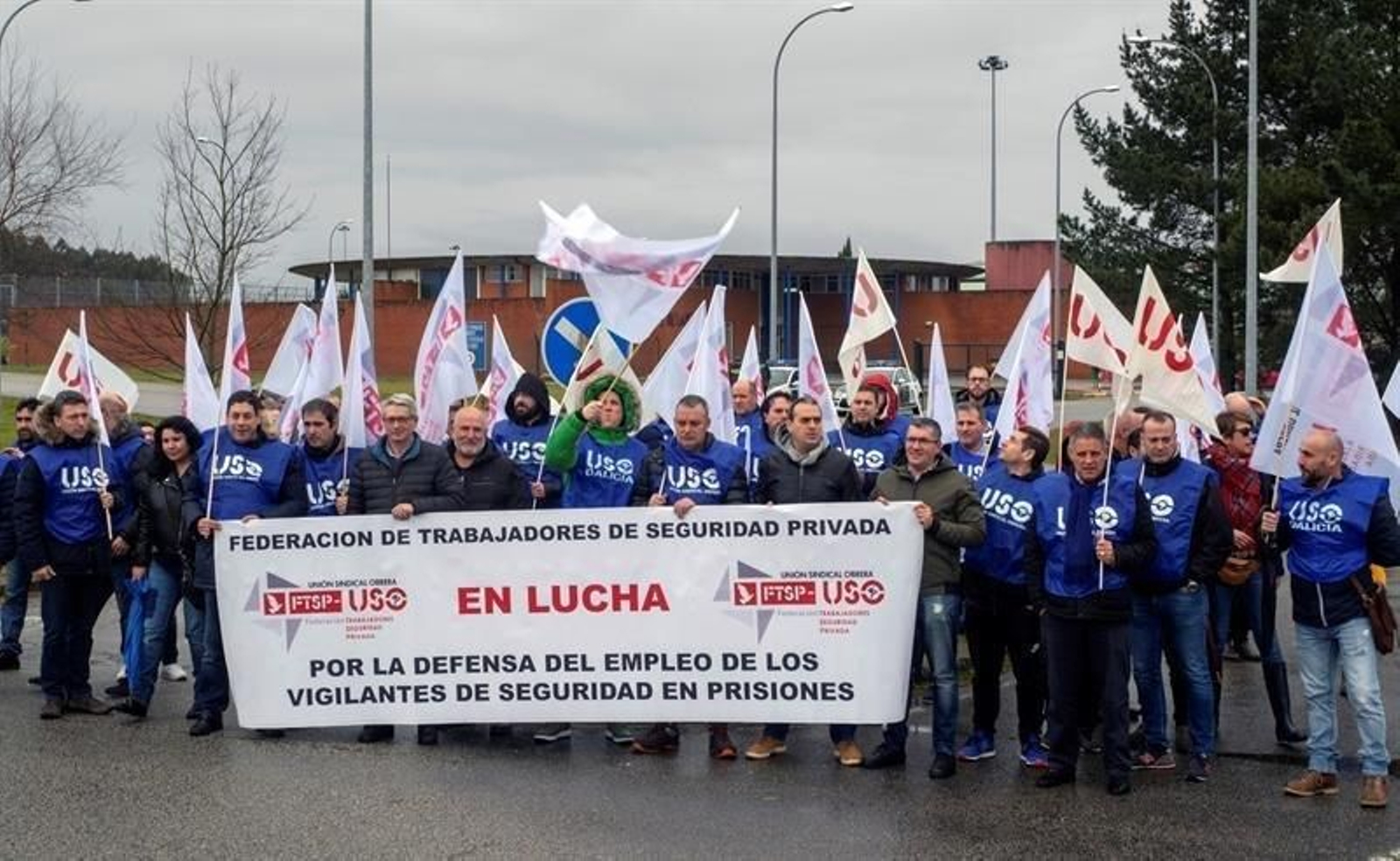 Los vigilantes de seguridad de prisiones gallegas, concentrados en Teixeiro.