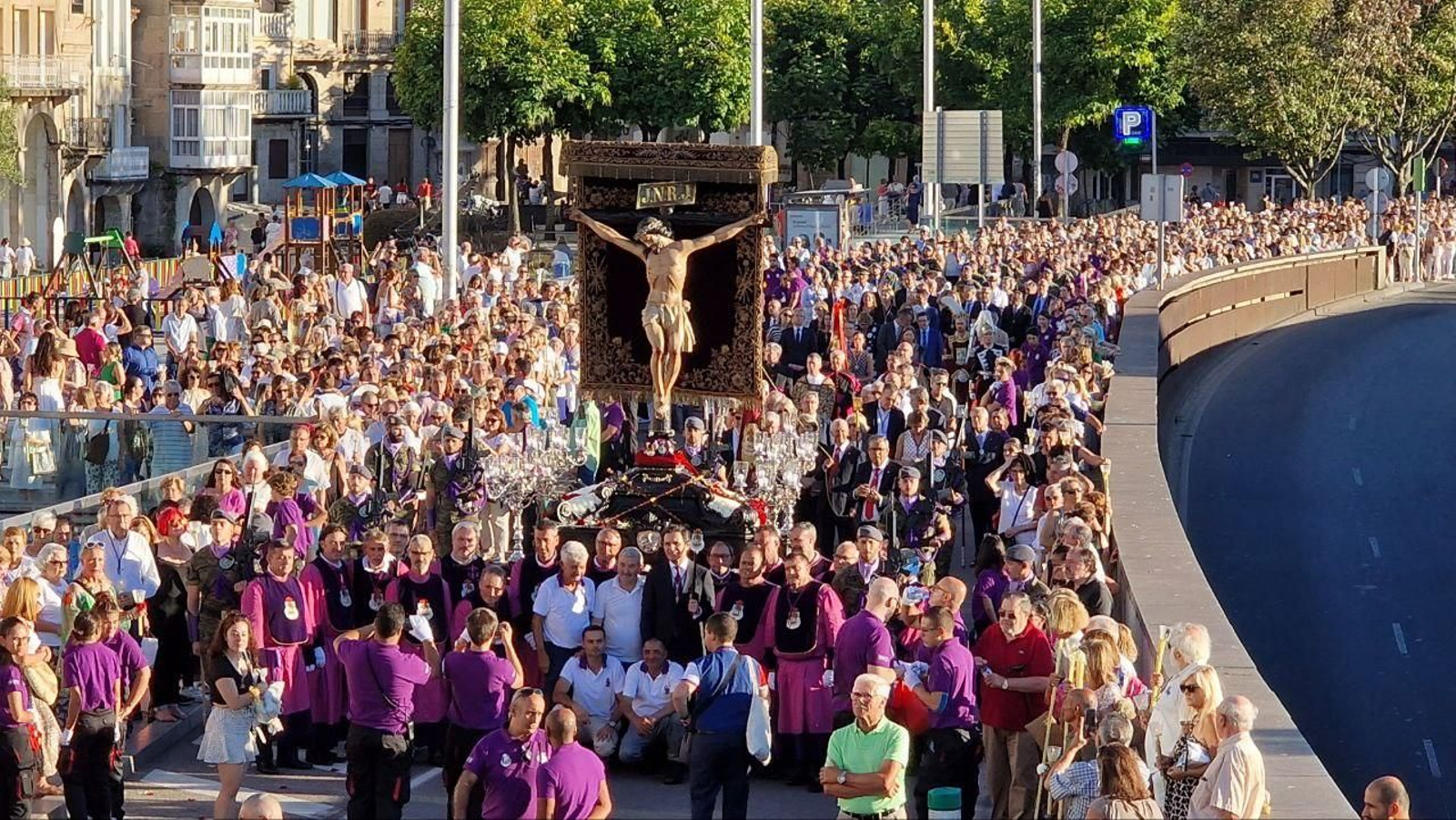 Procesión del Cristo de la Victoria en Vigo. // J.V. Landín
